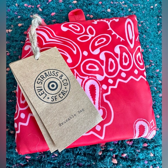 ‼️RARE‼️🎸Levi’s🎸🔥NWT🔥Bandana Tote Bag in Red - Picture 5 of 6